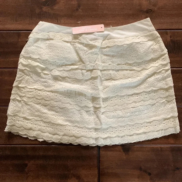 Romeo & Juliet Couture Ivory Cotton Lace Feminine Delicate Mini Skirt Size Med - Picture 3 of 3